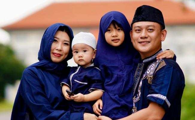 Ustaz Derry Sulaiman Yakin Istri Bobon Santoso Akan Menyusul Mualaf Juga: Istrinya Pernah Pakai Hijab