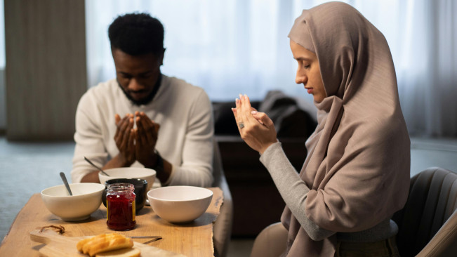 Simpan Link Beritanya! Lafal Niat Puasa Ramadan Sebulan Penuh dan Harian