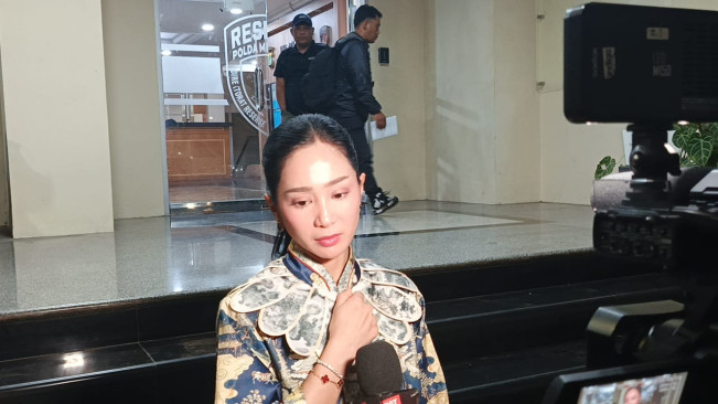 Bunga Zainal Datangi Polda Metro Jaya, Kawal Kasus Penipuan Investasi Bodong Rp 15 M