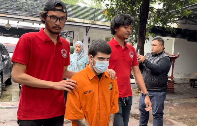 Polda Metro Jaya Ringkus WNA Brasil Terlibat Penyelundupan 2 Liter Kokain Cair