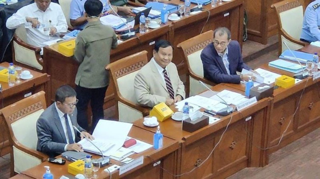 Prabowo Cuma Senyum Dengar Kabar Sandiaga Pindah ke PPP