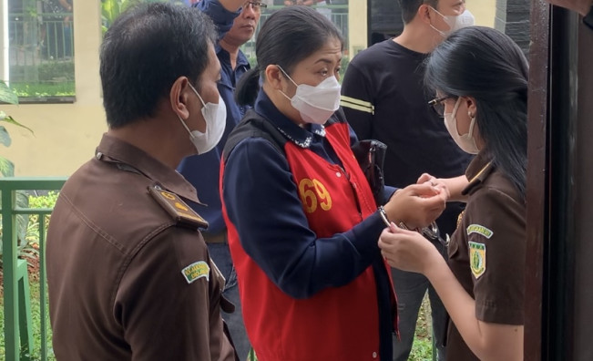 Alami Gangguan Pencernaan, Putri Candrawathi Tetap Jalani Sidang