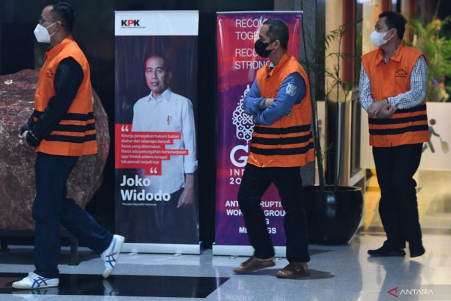 Di Fakultas Kedokteran Unila, KPK Temukan Barang Bukti Dokumen Penerimaan Maba