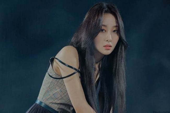 Susul Dua Rekannya, Yves LOONA juga Absen dari Konser