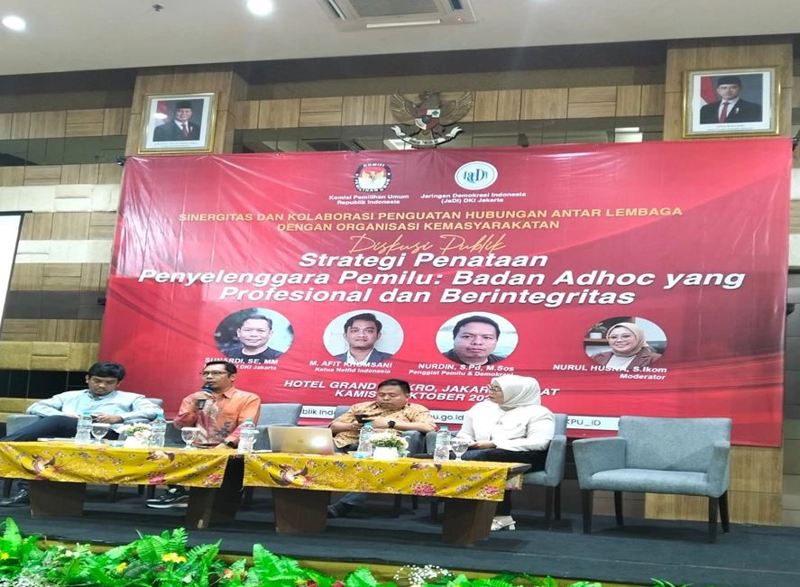Pertamina Patra Niaga bersama Lembaga Minyak dan Gas Bumi (Lemigas) dan beberapa pihak lainnya menggelar konferensi pers di SPBU 51.601.65 Jemursari, Surabaya, Jumat (31/10/2025). [Foto: dok Pertamina Patra Niaga]