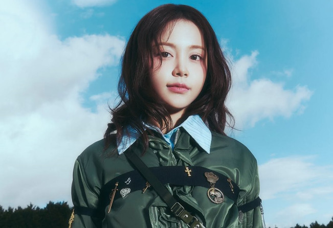 Harga Jaket Casual dan Sepatu Puma Nyoman Ayu Carmenita AKA Carmen Hearts2Hearts Bikin Gigit Jari!