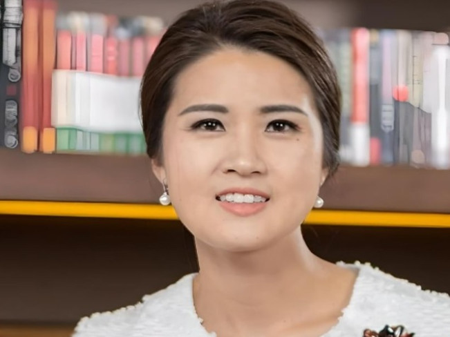 Biodata dan Agama Caroline Riady, Anak Konglomerat Bikin Geger Pulang Kantor Dijemput Helikopter