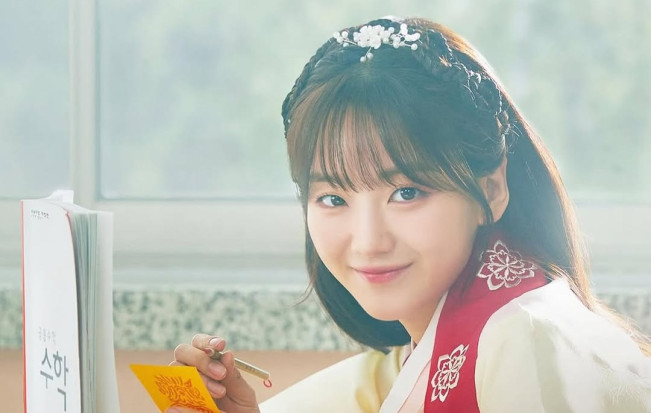 Profil Cho Yi Hyun, Si Dukun Cantik di Head Over Heels