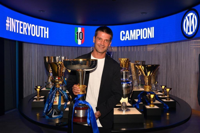 Sosok Cristian Chivu, Calon Pelatih Inter Milan Pengganti Simone Inzaghi