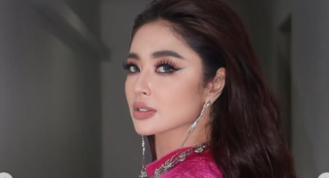 Dua Artis Ini Sukses Parodikan Dewi Perssik "Gudang Garam Jaya"
