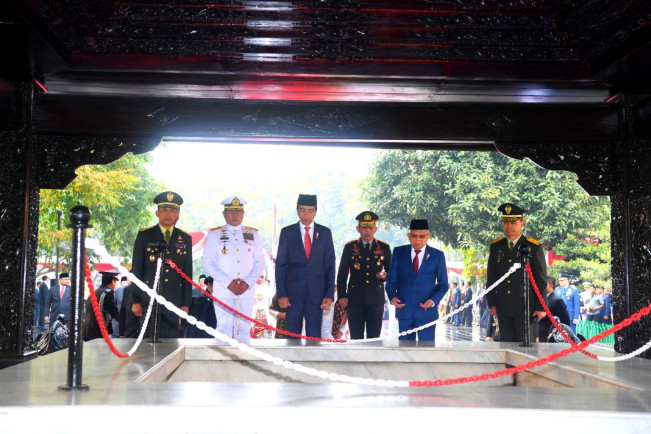 Jokowi Pimpin Upacara Hari Kesaktian Pancasila di Lubang Buaya
