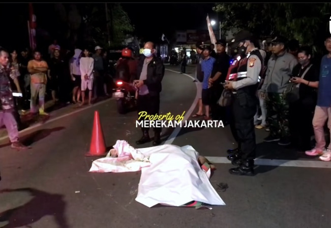 Tabrak Pohon Hingga Angkot, Seorang Pengendara Motor Tewas di Jaksel