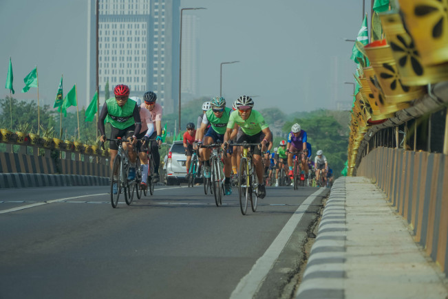 Sambut Bulan Kemerdekaan di Kota Pahlawan, Sambil Bersepeda