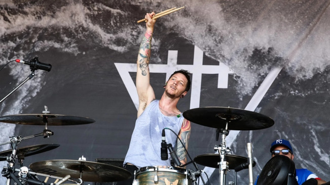Postingan Terakhir Mantan Drummer The Devil Wears Prada, Tewas Kecelakaan Pesawat
