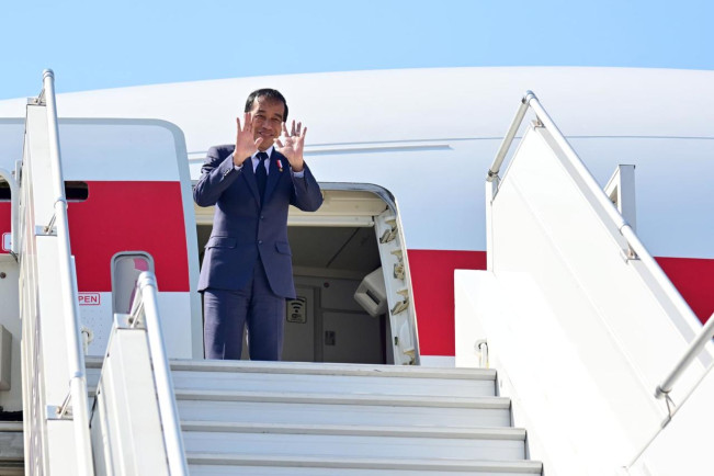Terbang dari Halim, Jokowi Takziah ke Rumah Duka Syarifah Salma