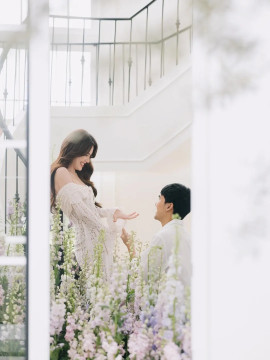 Lamaran Davika dan Ter Chantavit. (Instagram/@davikah)