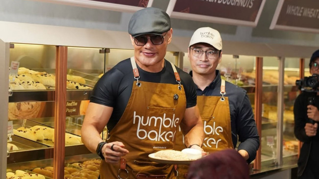 Bisnis Deddy Corbuzier Makin Menggurita, Buka Usaha Roti dan Restoran Padang