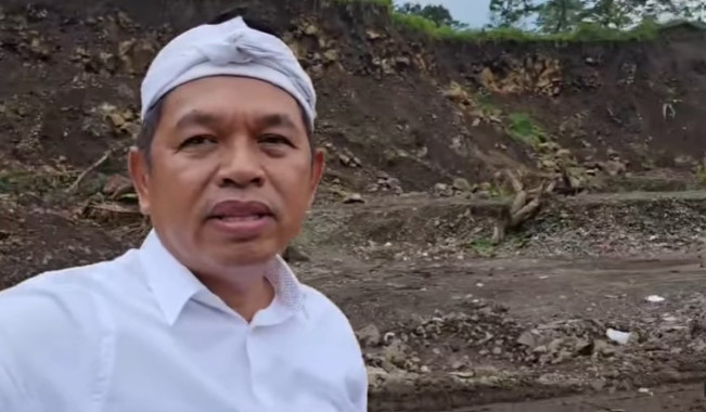 Lebaran, Dedi Mulyadi Bagi-bagi Uang Rp 3 Juta untuk Delman, Becak, dan Angkot