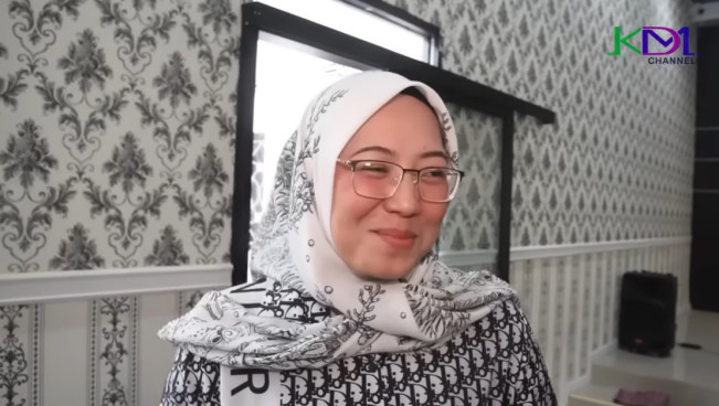Widiyanti, wanita yang mirip dengan Ambu Anne, mantan istri Dedi Mulyadi. (Tangkapan layar YouTube Kang Dedi Mulyadi)