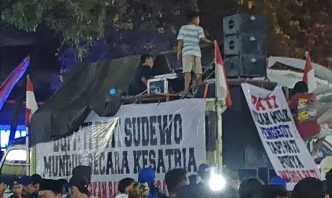 Demo Pajak 250% di Pati, Perut Tetap Terisi Kuliner Legendaris