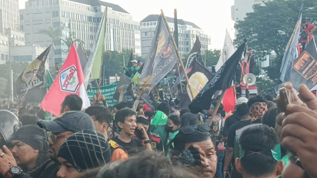 Suasana terkini Demo Ojol 205 di di Kawasan Patung Kuda, Jakarta Pusat, Selasa (20/5/2025). [FTNews.co.id/Selvianus Kopong Basar]