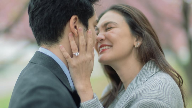 Ayu Dewi Fitting Baju Adat Jawa, Untuk Pernikahan Luna Maya dan Maxime Bouttier?