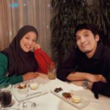 Desta Mahendra bersama Natasha Rizky. [Instagram]