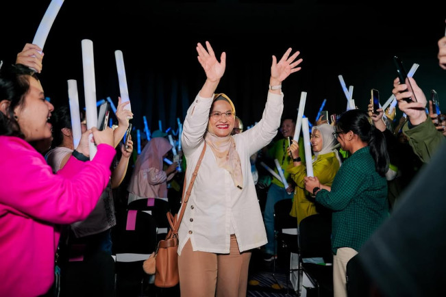 Dian Siswarini saat acara perpisahan dengan XL Axiata. [Instagram @dian.siswarini]