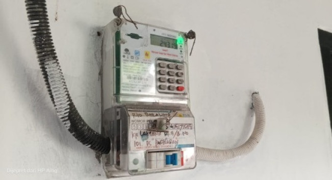 Pemberian diskon tarif listrik 50 persen khusus pelanggan PLN di bawah 1300 VA. [Foto: FTNews.co.id]