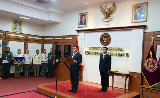 Foto Arsip: Irjen Kemhan Mayjen TNI Djaka Budhi Utama memimpin acara Pengangkatan Sumpah, Pelantikan dan Serah Terima Jabatan Inspektur IV dan Inspektur V Itjen Kemhan di ruang rapat Itjen, Kemhan, Rabu (28/8/2024). [Dok. Kemhan RI]