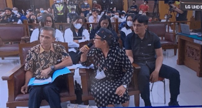 Rosti Simanjuntak Pertanyakan Hubungan Kuat Ma'ruf dengan Putri Candrawathi