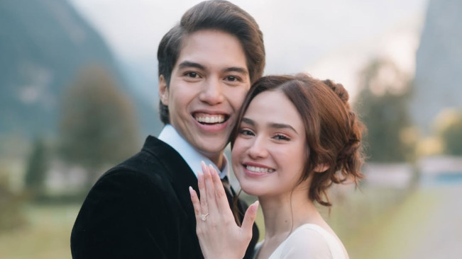 El Rumi Berlutut di Swiss! Momen Lamaran Mewah untuk Syifa Hadju dengan Cincin Rp953 Juta Bikin Heboh