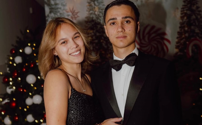 Rayakan Natal, Eliano Reijnders Unggah Momen Bersama Istri dan Anak