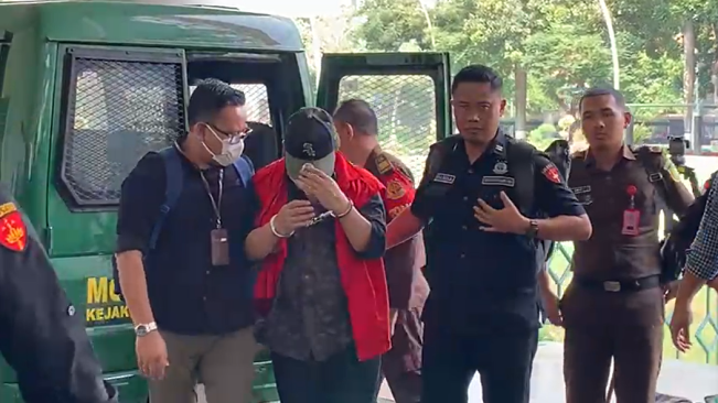 Tiga Hakim Kasus Ronald Tannur Tiba di Kejagung, Erintuah Damanik Malah Bikin Salfok: Pak Topinya...