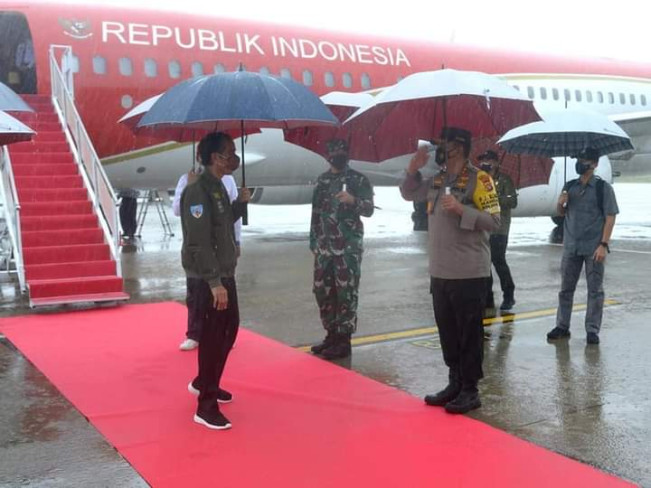 Kunjungi NTB, Jokowi Resmikan dan Menjajal Sirkuit Mandalika