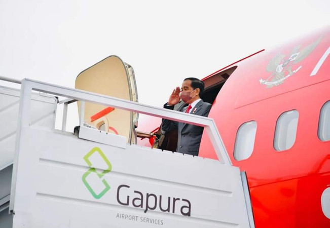 Jokowi Tinjau Progres Proyek Kereta Cepat di Purwakarta
