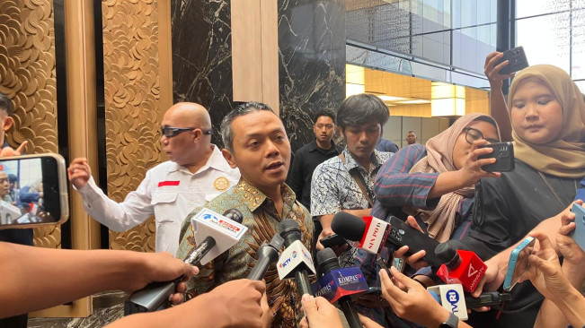 Wamendikdasmen, Fajar Riza UI Haq ungkap pemerintah berkomitmen untuk merevitalisasi sekolah rusak (28/5) [FTNews]