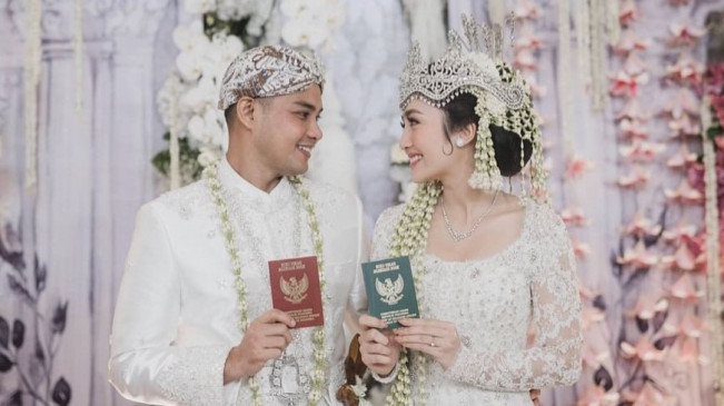 Febby Rastanty dan Drajad Djumantara Pamer Buku Nikah, Tissa Biani hingga Venna Melinda Ucapkan Selamat