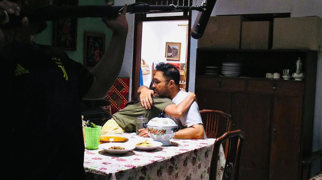 Kisah Haru Peran Ganda Seorang Ayah dalam Film Surga di Telapak Kaki Bapak