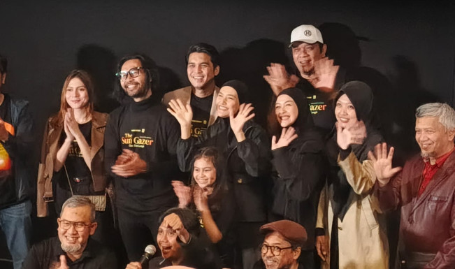 Para pemeran dan sutradara film The Sun Gazer: Cinta Dari Langit. [Foto: FTNews.co.id/Selvianus Kopong Basar]