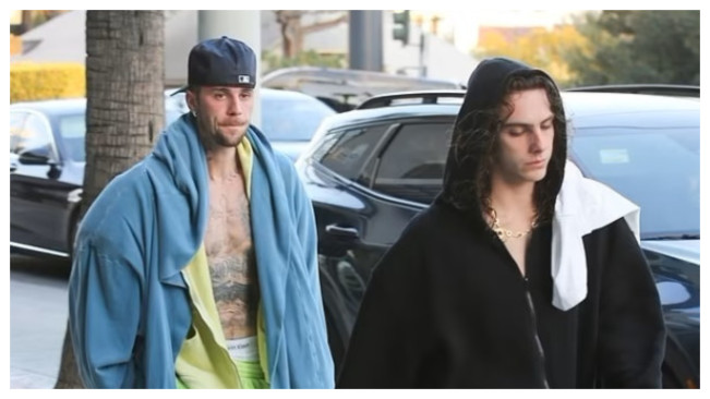 Justin Bieber Tampil Santai di West Hollywood, Publik Soroti Penampilannya