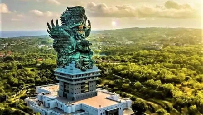 VW Combi Mogok di GWK, Netizen Heboh Sebut Karma Tembok Ungasan!