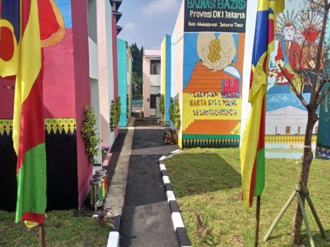Cerita Penghuni Kampung Gembira Gembrong, Sekarang Lebih Sehat Suasana Rumahnya