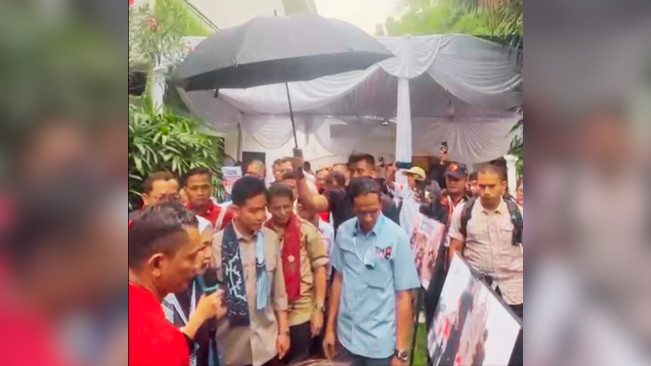 Gibran Lihat Foto-Foto Masa Kampanye Pilpres: Luar Biasa Perjuangan Teman-Teman Relawan