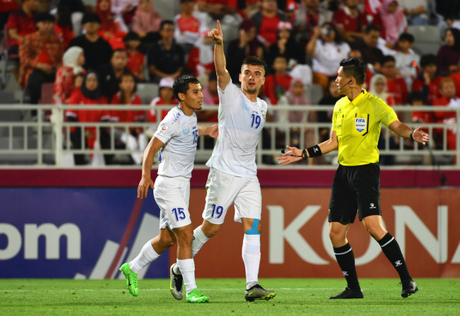China Larang Instagram, Netizen Salah Akun Wasit Shen Yinhao