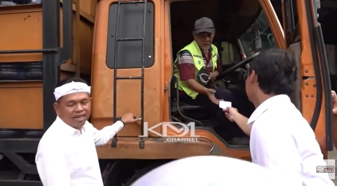 Heboh, KDM Ungkap Truk Pengangkut Aqua Overload Bayar Sopir Rp120 Ribu