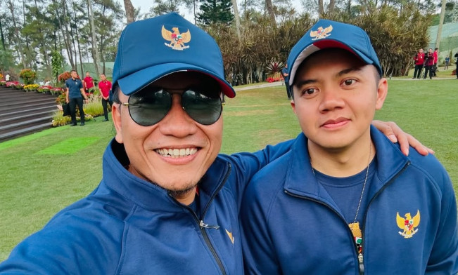 Protes Keras! Sopir Truk Ramai-ramai Copot Stiker Gus Miftah