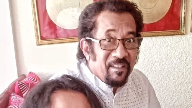 Hetty Sunjaya Menangis di Rumah Duka Hamdan ATT, Bawa Uang Charity untuk Pengobatan yang Tak Sempat Diserahkan