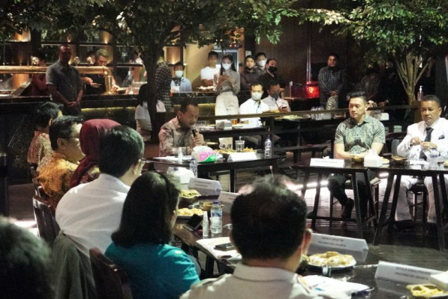 Menteri Investasi Dalami Kasus Perizinan Holywings Group