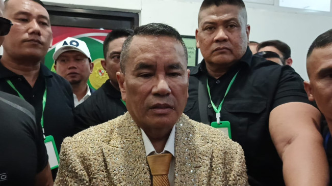 Hakim Melerai Hotman Paris Adu Mulut dengan Razman Arif Nasution saat Sidang